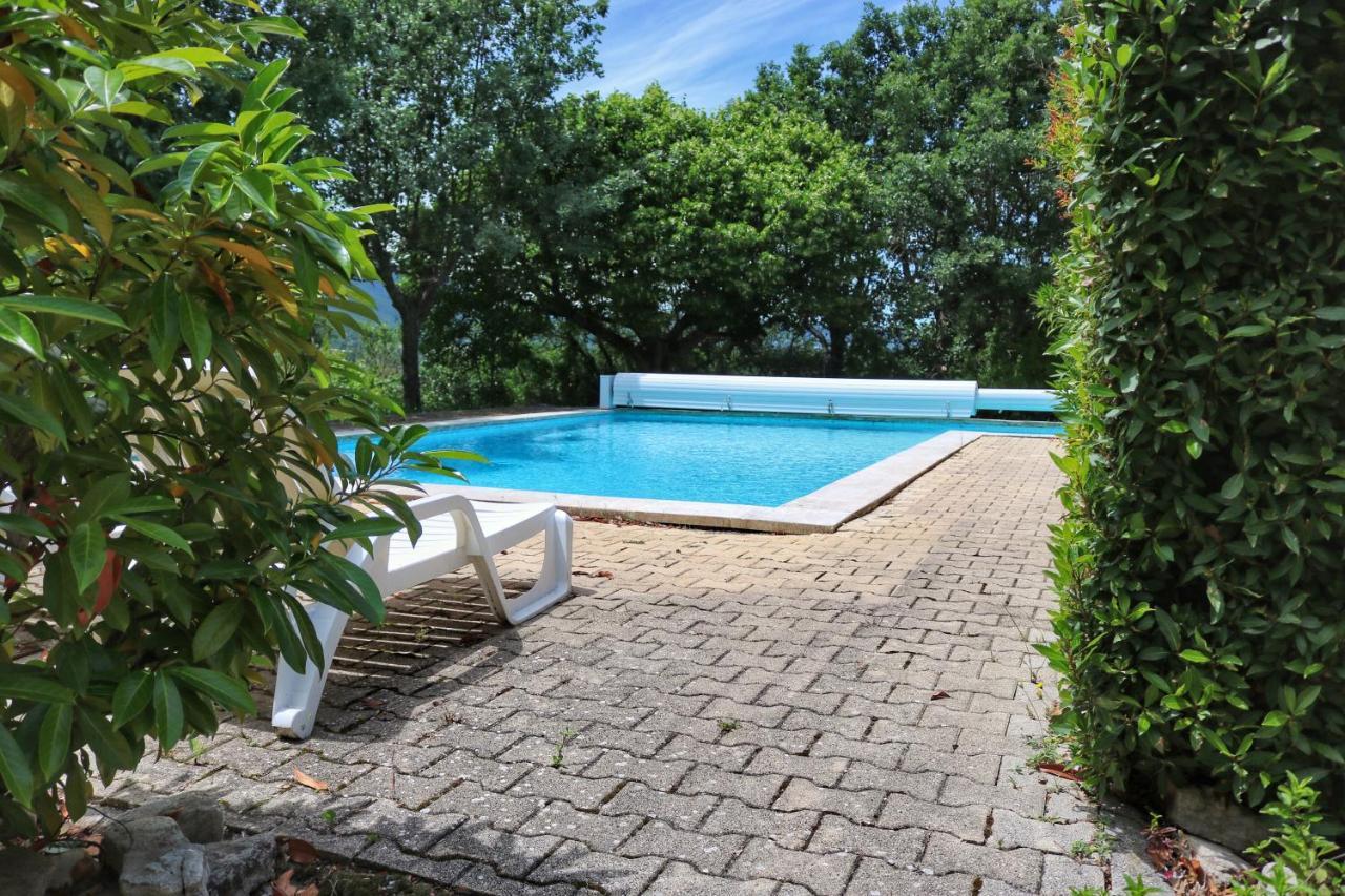 Piscine Face Au Grand Luberon Céreste